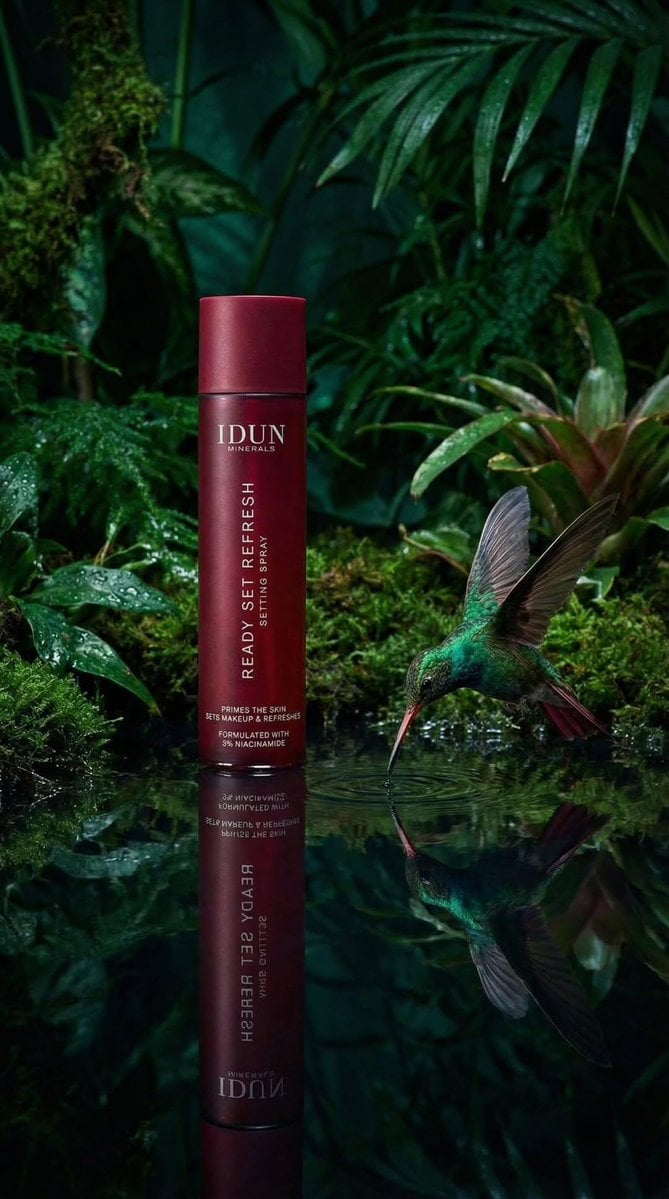 Burgundy Setting Spray Product Shot in Rainforest Water(2)