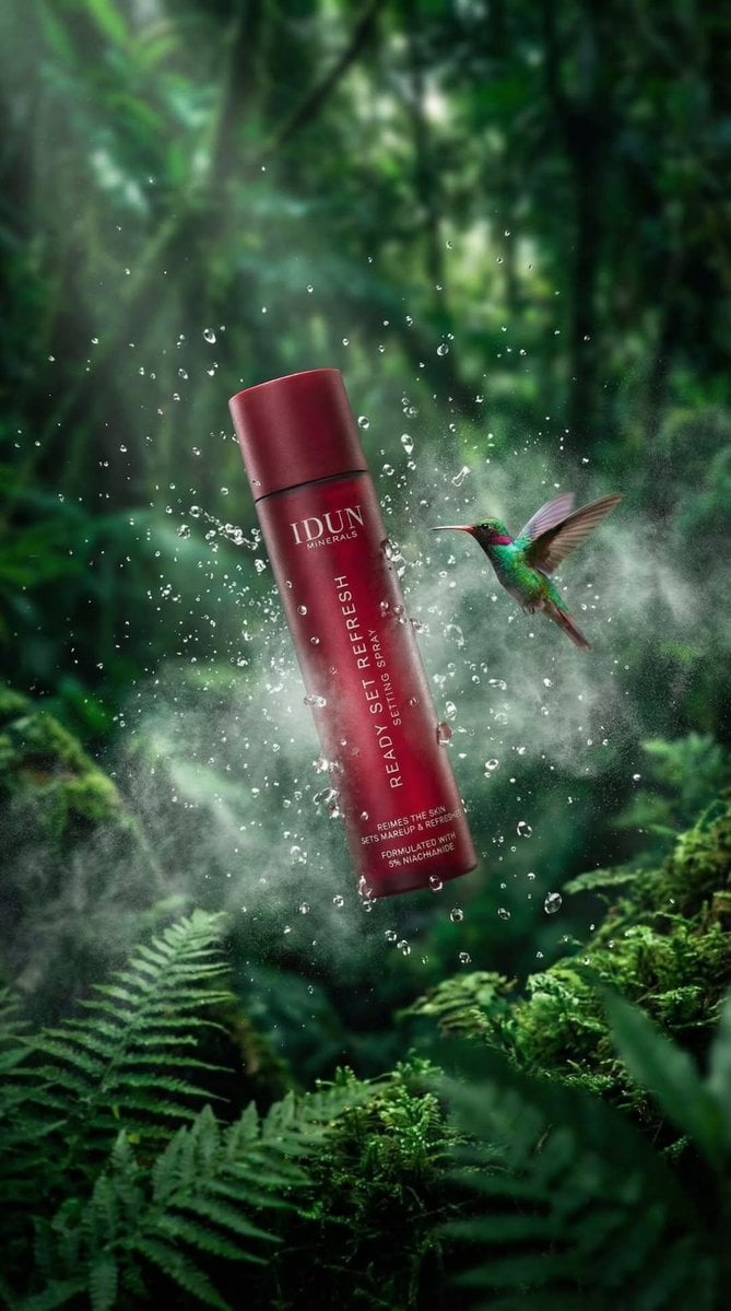Burgundy Setting Spray Product Shot in Rainforest Water(3)
